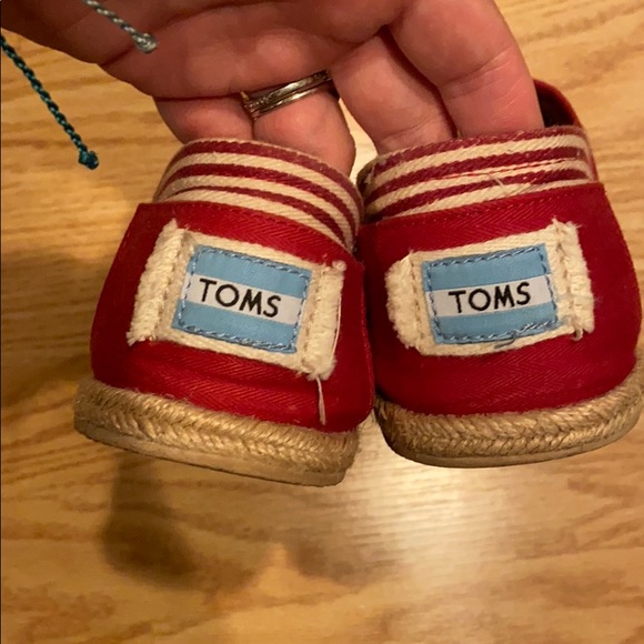 Toms - Picture 6 of 6